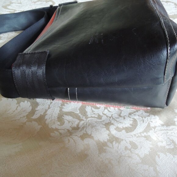 Queen Bee Creations Red & Black Poppy Vegan Messenger Bag OS - Picture 6 of 13